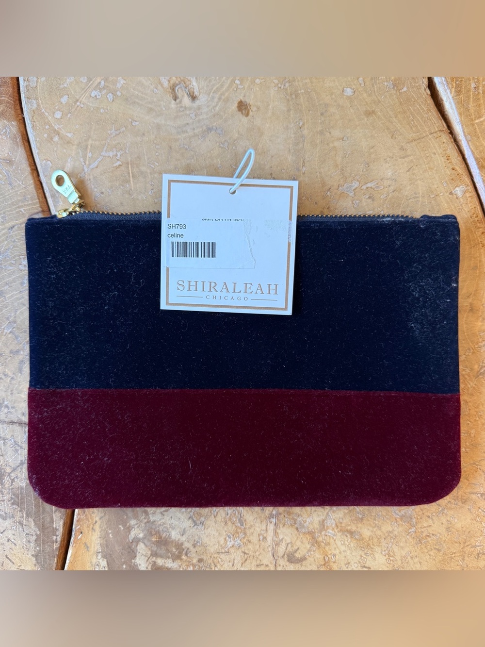 NWT Shiraleah Celine Zip Pochette. Color Wine and Navy